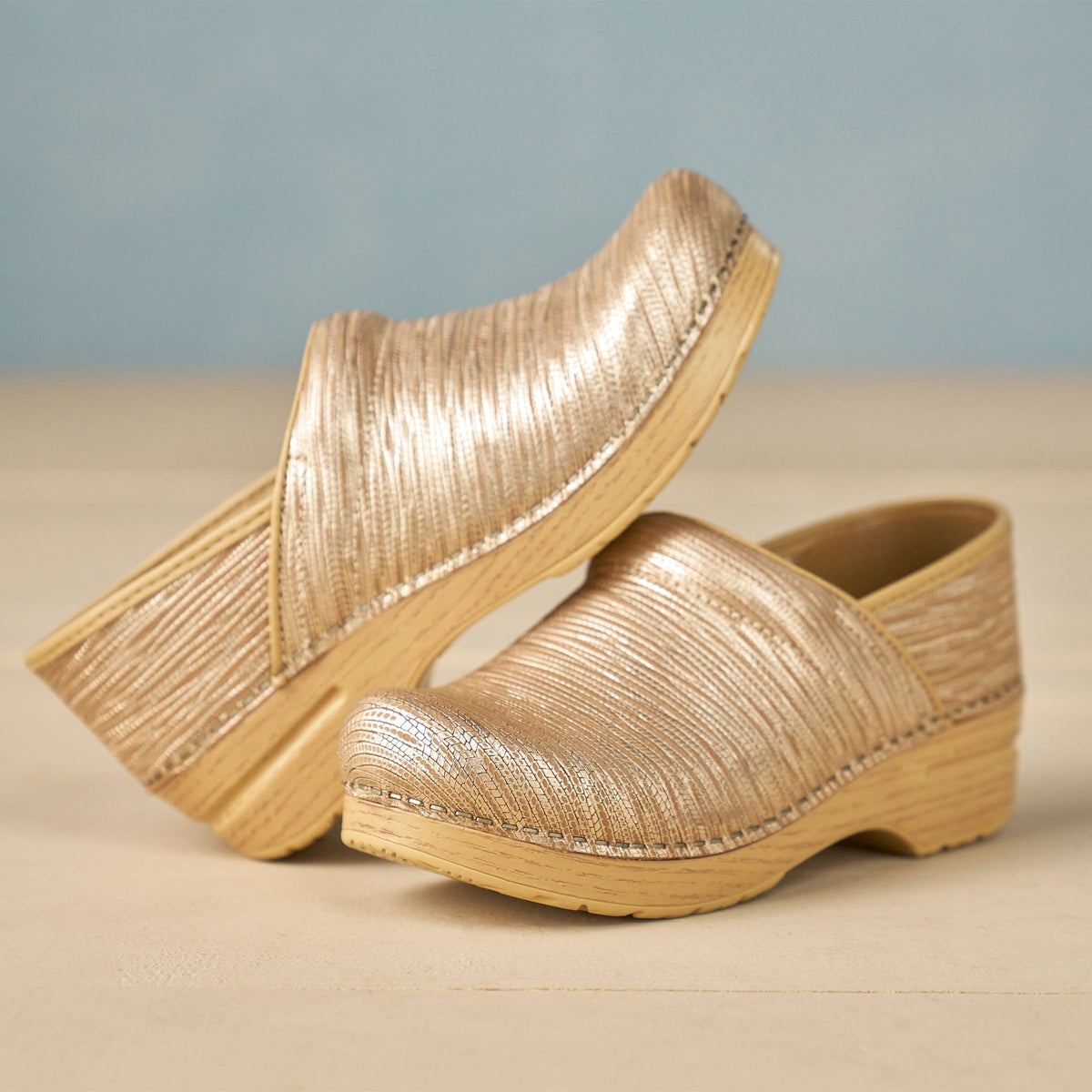 Dansko Smart Buy | Professional Gold Texture