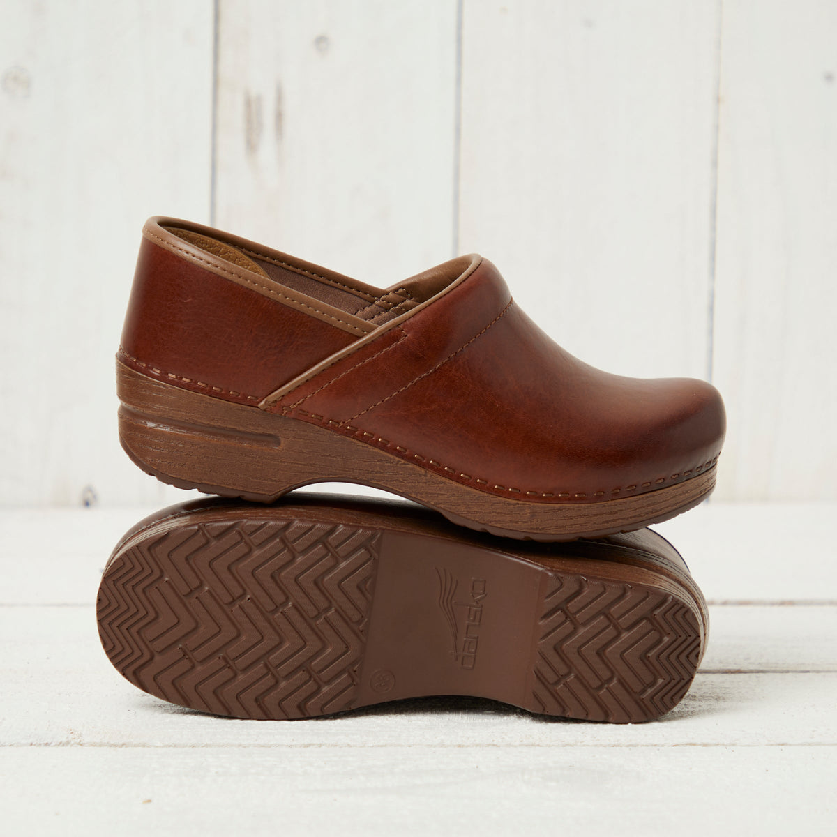 Dansko Essential | Professional Saddle Full Grain