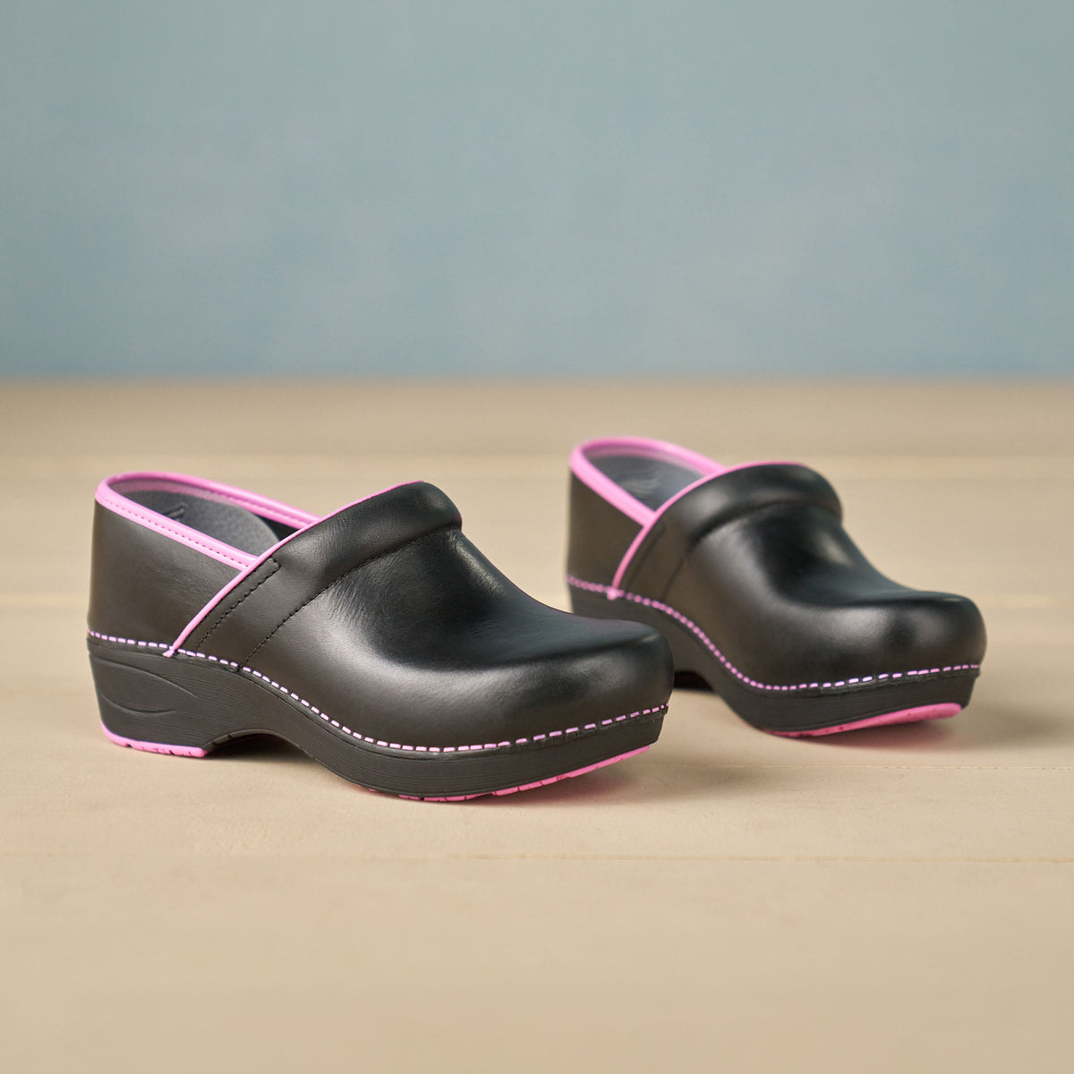 Dansko Sale | XP 2.0 Black/Pink Leather