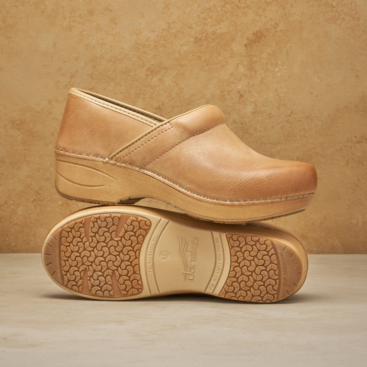 Dansko Discount | XP 2.0 Honey Distressed