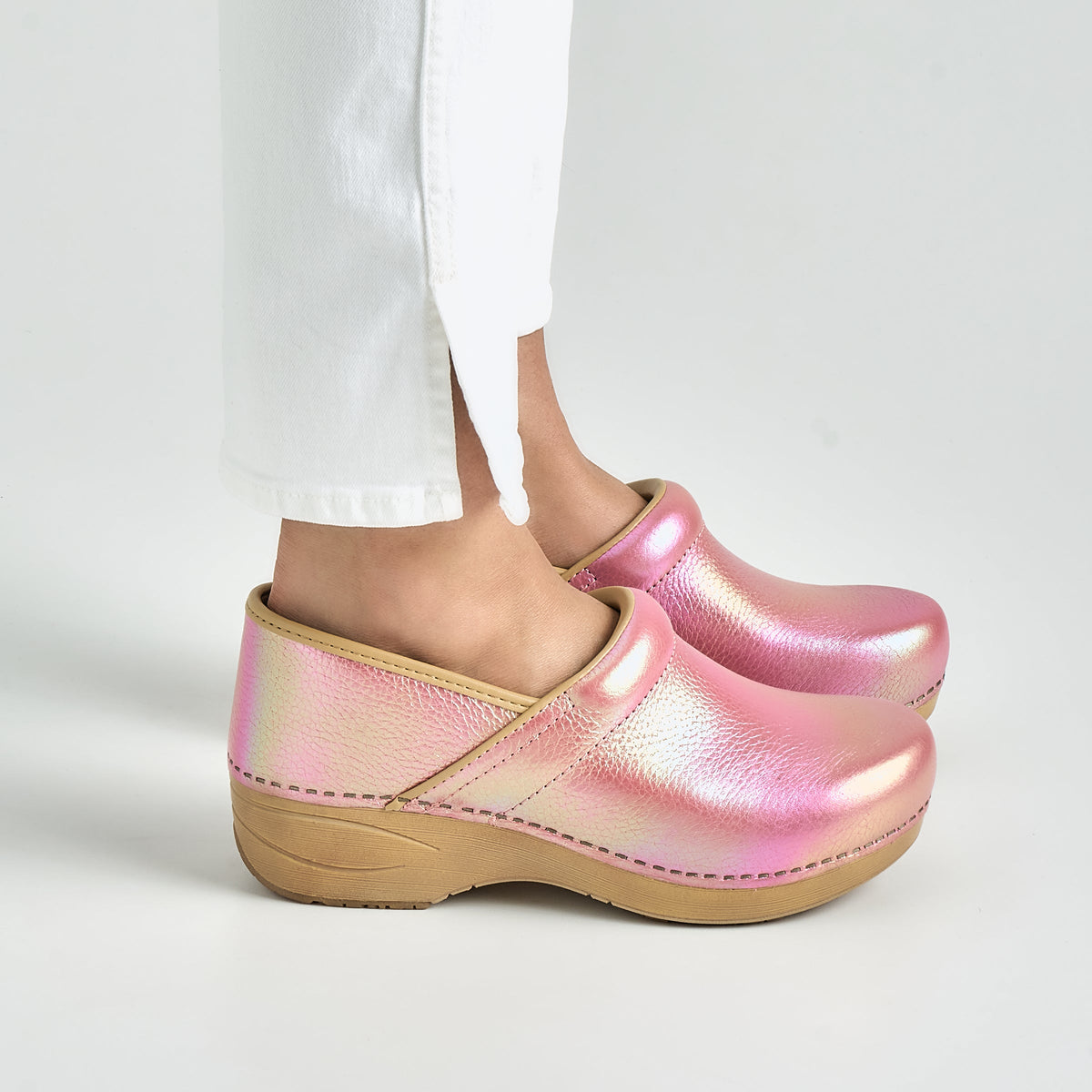 Dansko Discount | XP 2.0 Pink Iridescent Leather
