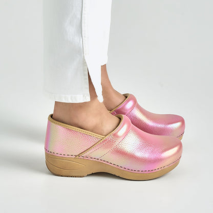 Dansko Discount | XP 2.0 Pink Iridescent Leather