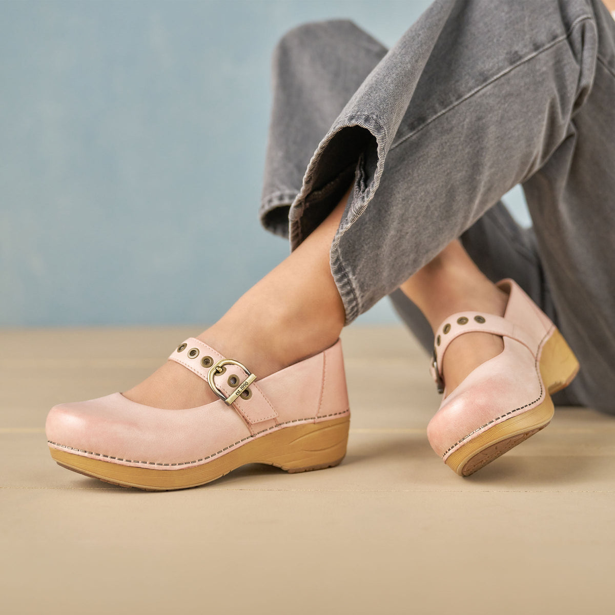 Dansko Signature | XP 2.0 Mary Jane Clog Pink Leather