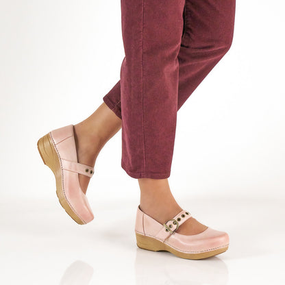Dansko Signature | XP 2.0 Mary Jane Clog Pink Leather