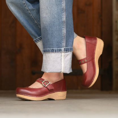 Dansko Quality | XP 2.0 Mary Jane Red Leather