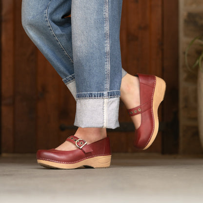 Dansko Value | Wide XP 2.0 Mary Jane Clog Red