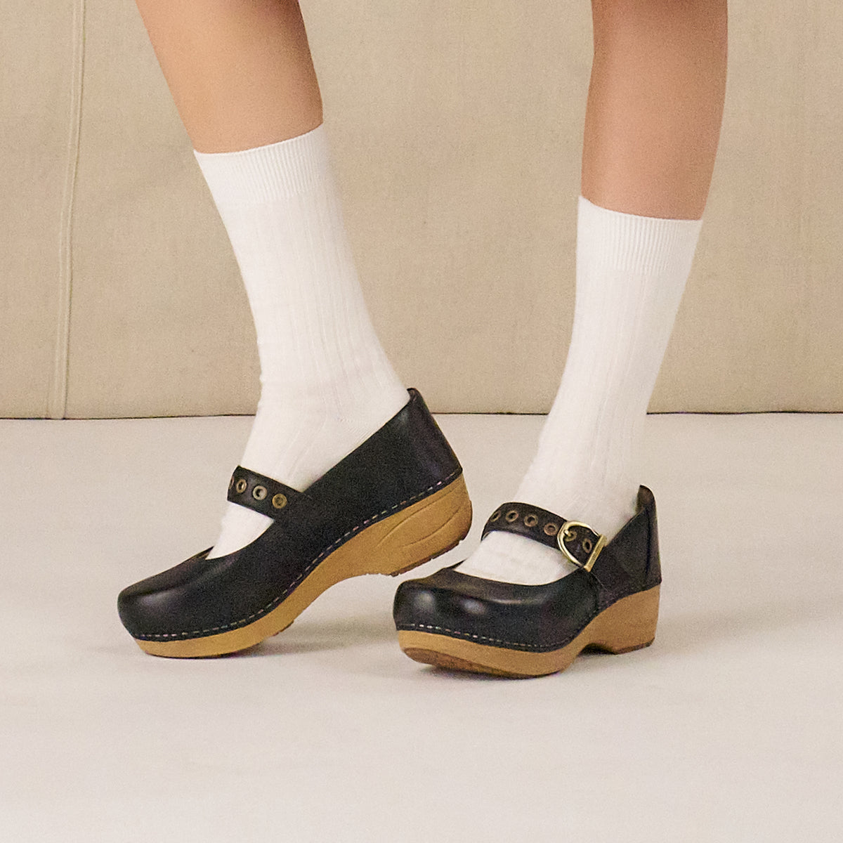 Dansko Classic | XP 2.0 Mary Jane Black Leather