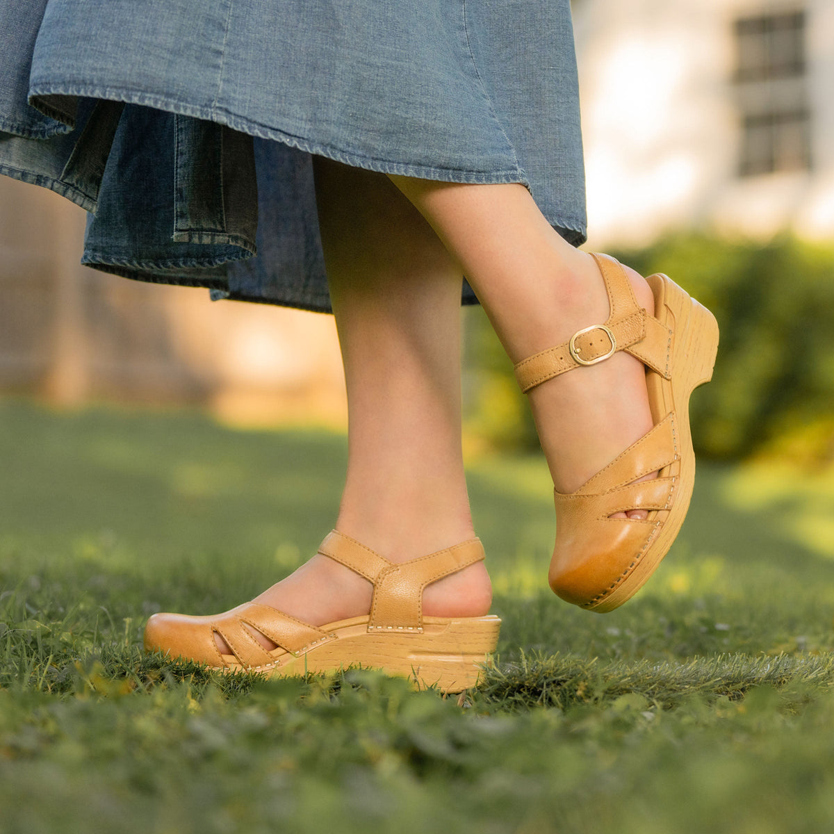 Dansko Value | Margreta Honey Distressed