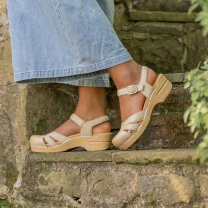 Dansko Featured | Margreta Biscotti Leather