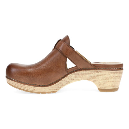 Dansko Value | Leandra Brown Leather