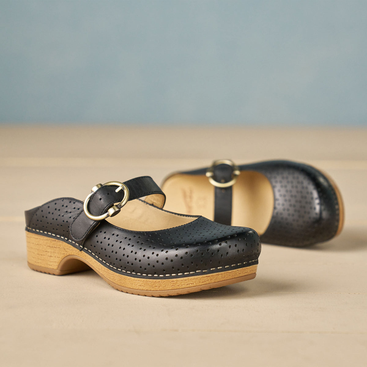 Dansko Popular | Blaire Clog Black