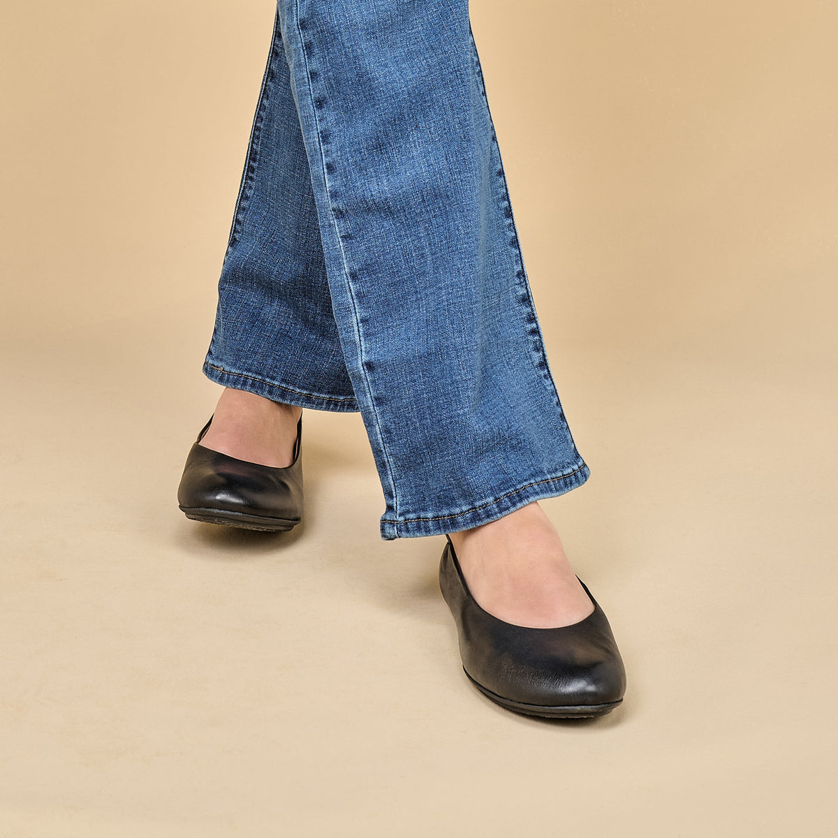 Dansko Trusted | Mollie Black Nappa