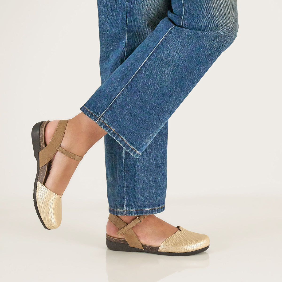 Dansko Exclusive | Rowan Taupe Metallic