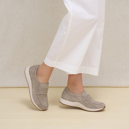 Dansko Exclusive | Clementine Light Grey Nubuck