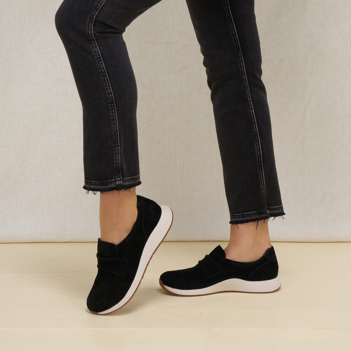 Dansko Featured | Clementine Black Nubuck