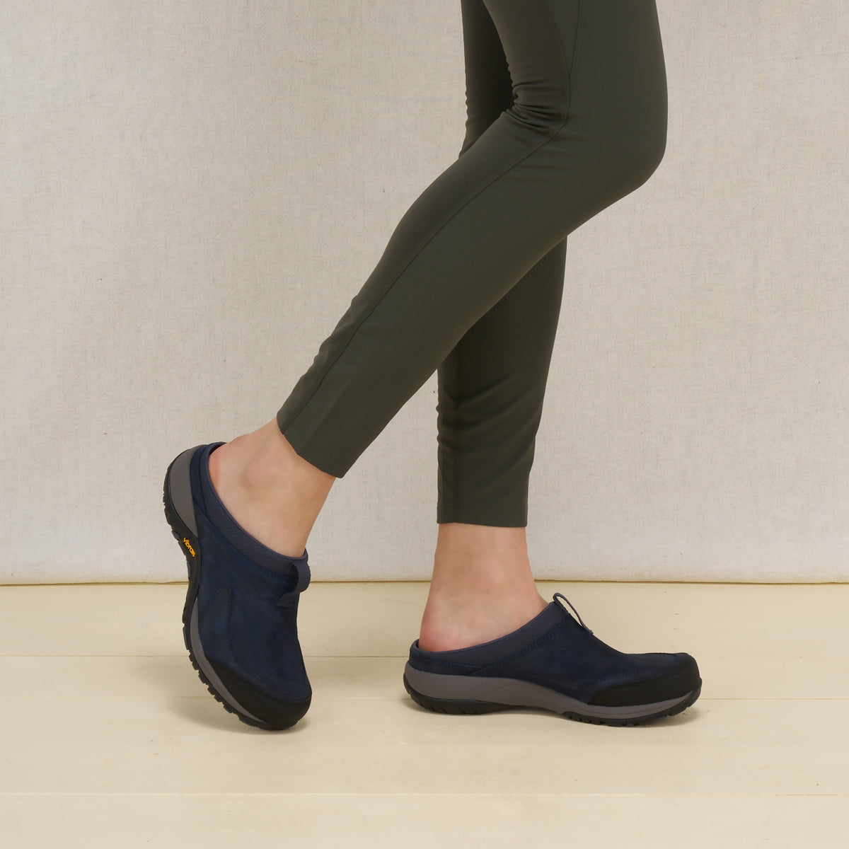 Dansko Special Offer | Pia Navy Leather