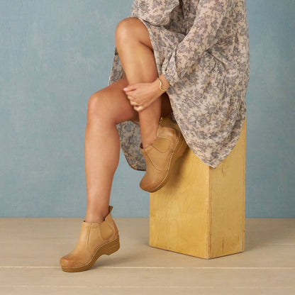 Dansko Recommended | Frankie Honey Distressed