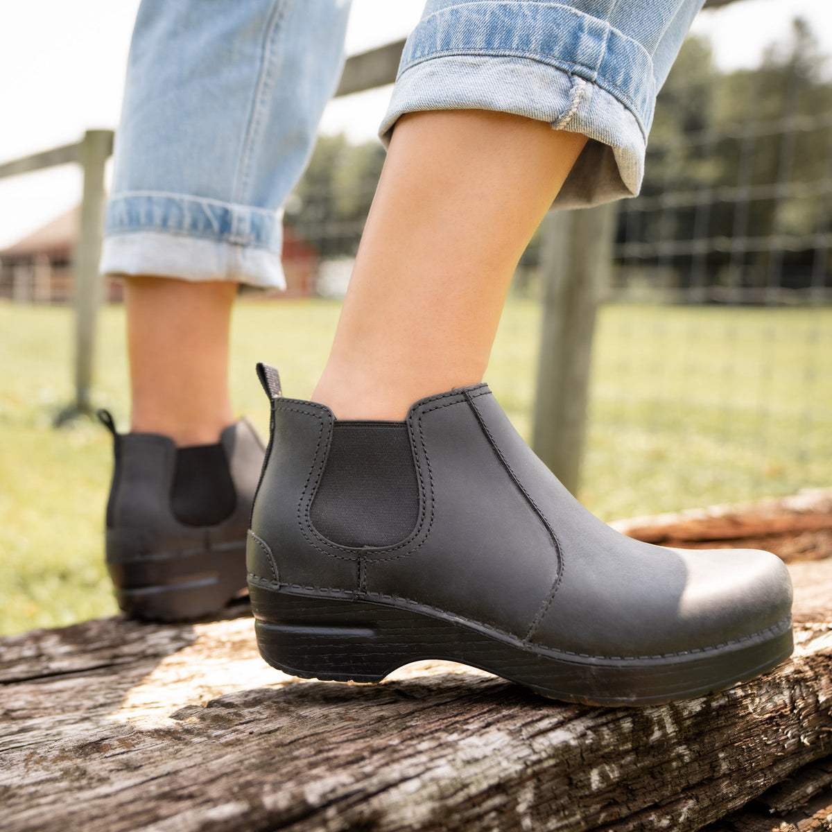Dansko Essential | Frankie Black Oiled