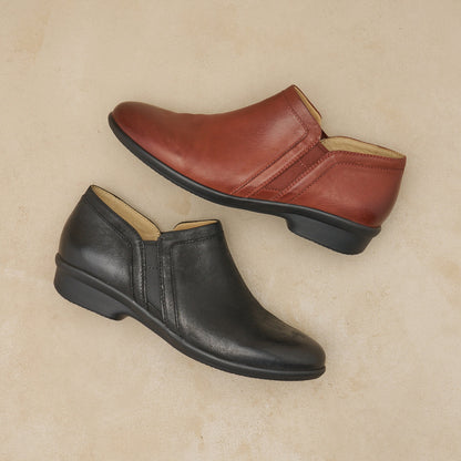 Dansko Discount | Cheryl Wide Black Burnished Nubuck