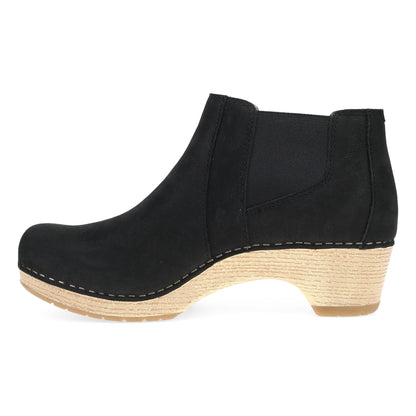 Dansko Deals | Lane Black Milled Nubuck