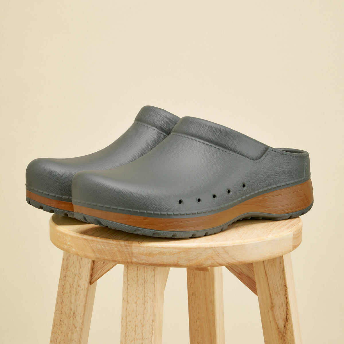 Dansko Exclusive | Kane Mens Grey Mule