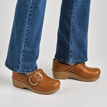 Dansko Best Seller | Pearson Tan Tumbled