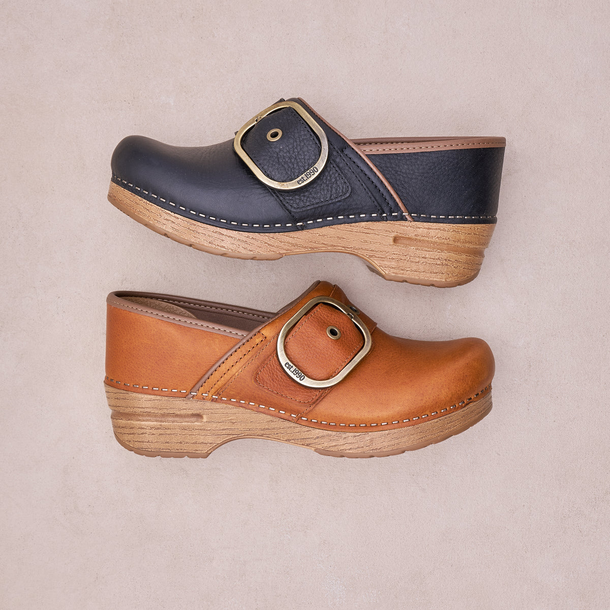 Dansko Sale | Pearson Black Tumbled