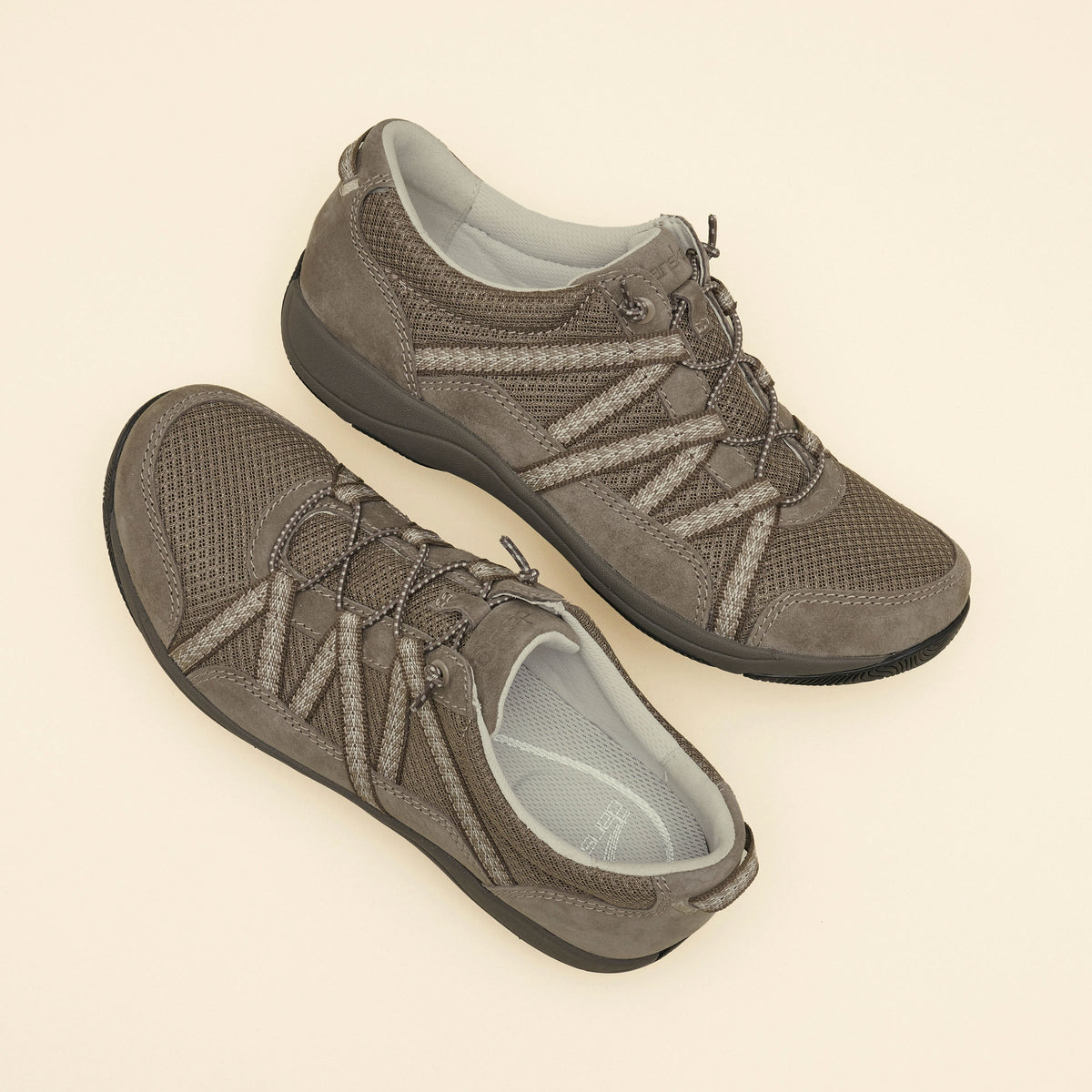 Dansko Best Seller | Harlyn Walnut Suede