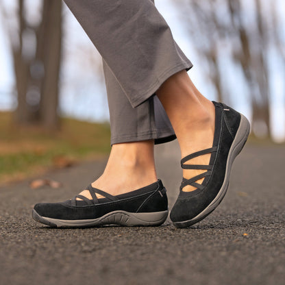 Dansko Classic | Harper Black Suede