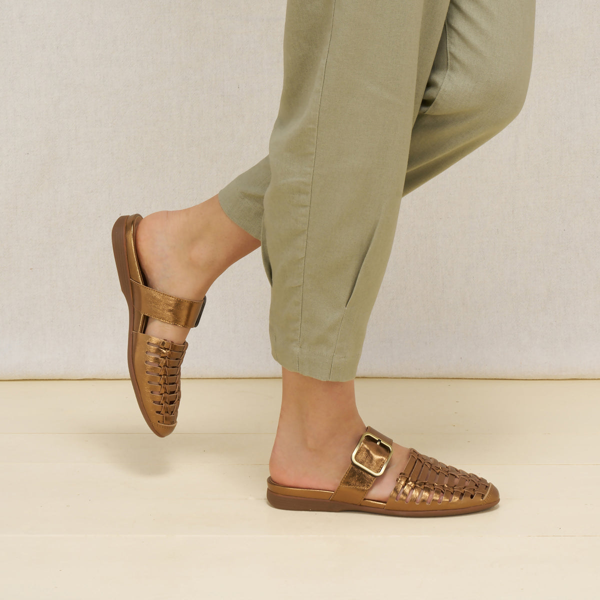 Dansko Smart Buy | Leilani Bronze Metallic
