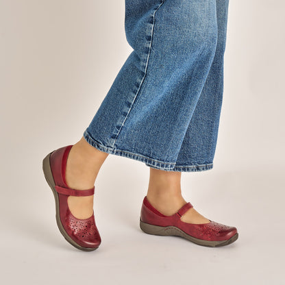 Dansko Smart Buy | Stacy Red Waxy Burnished