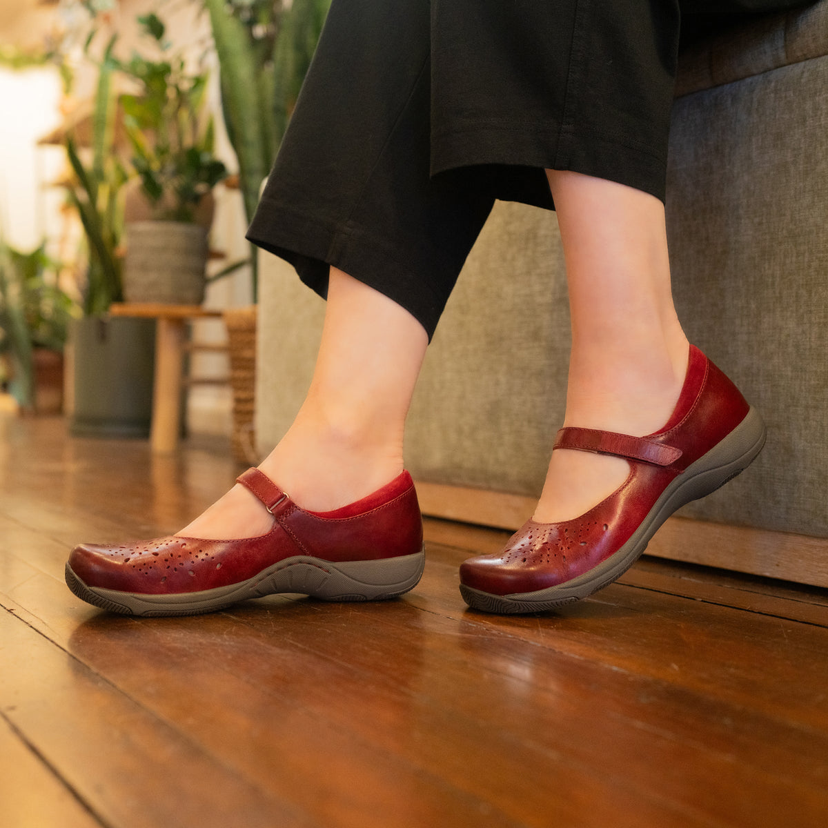 Dansko Smart Buy | Stacy Red Waxy Burnished