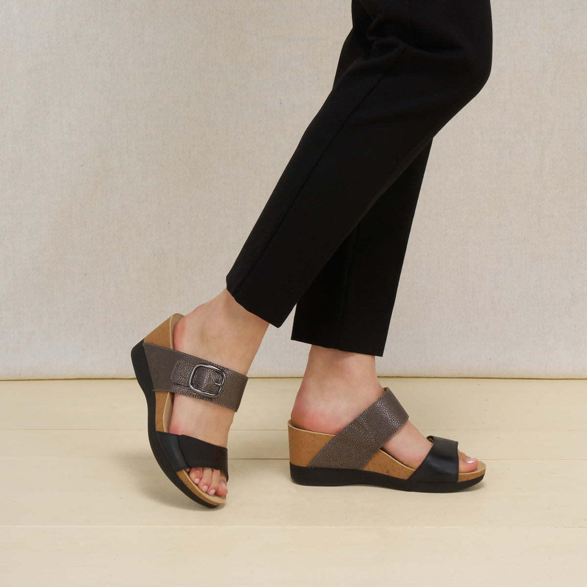 Dansko Classic | Shannon Pewter/Taupe Leather