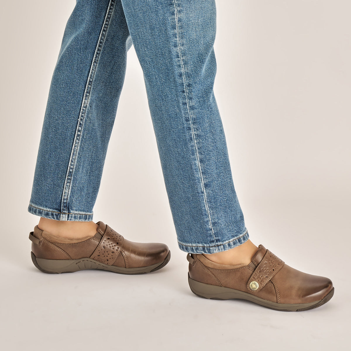 Dansko Essential | Sallie Stone Waxy Burnished