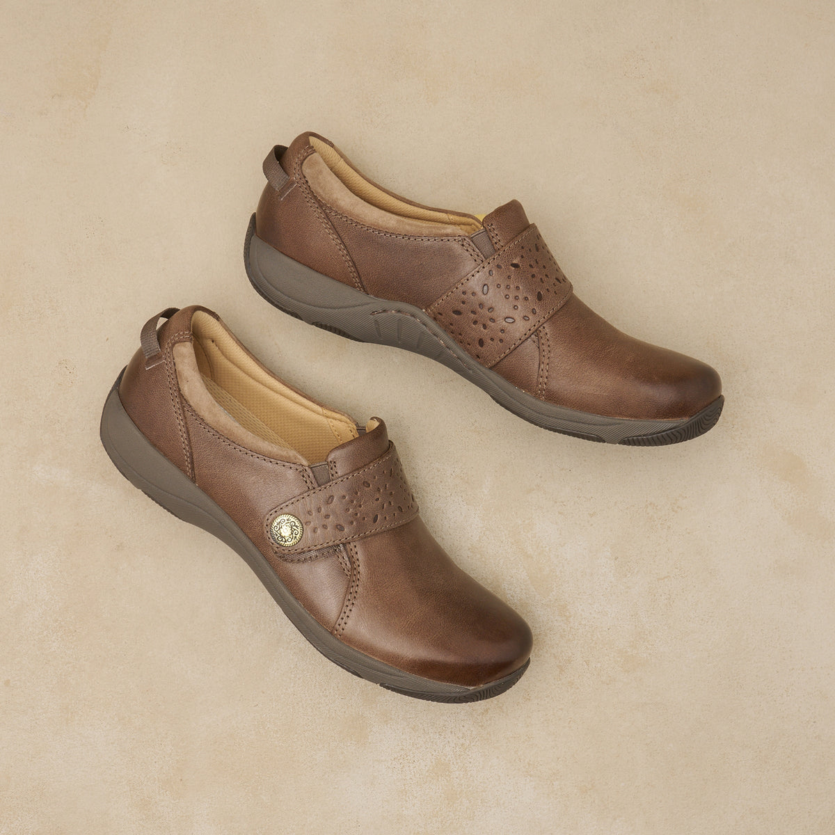 Dansko Essential | Sallie Stone Waxy Burnished
