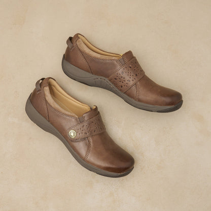 Dansko Essential | Sallie Stone Waxy Burnished