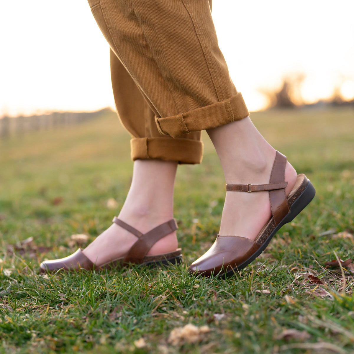 Dansko Premium | Rowan Tan Waxy Burnished