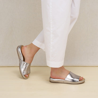 Dansko Essential | Twyla Pewter Metallic