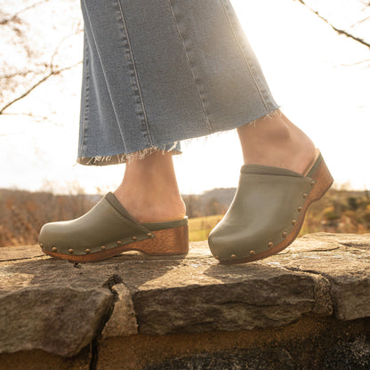 Dansko Exclusive | Andie Olive Calf