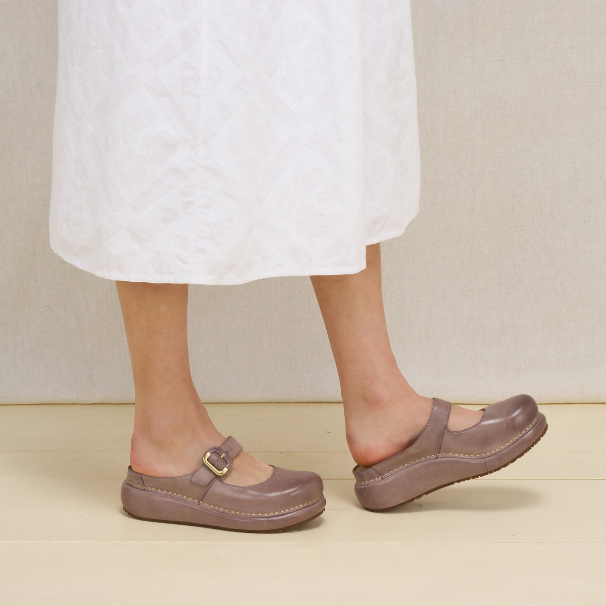 Dansko Discount | Kimberly Dusty Lilac Leather