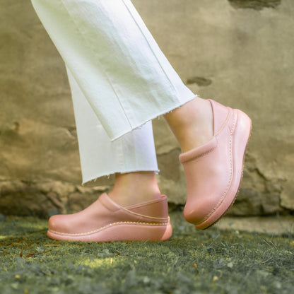Dansko Exclusive | Platform Pro Coral Leather