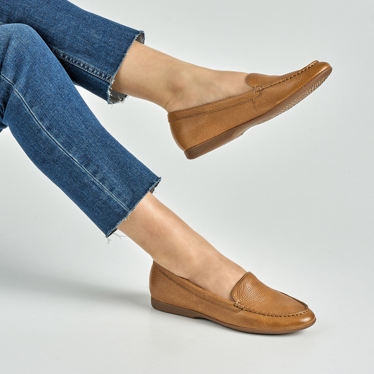 Dansko Deals | Lorri Tan Waxy Milled