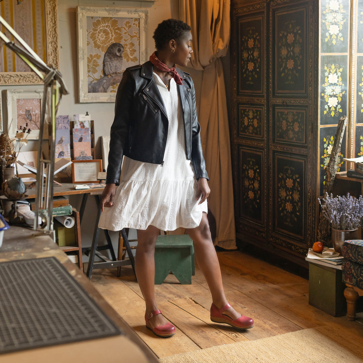 Dansko New | Mae Red Burnished Suede